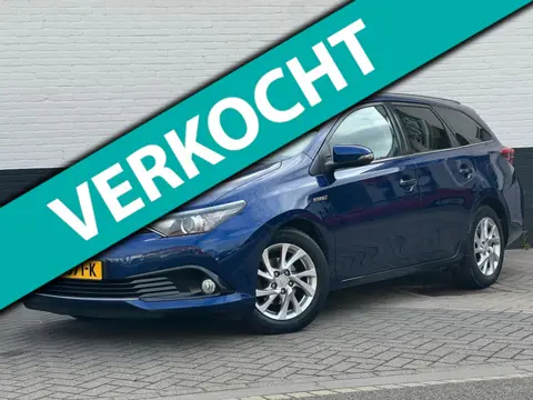 Toyota Auris Touring Sports 1.8 Hybrid Dynamic|Trekhaak|Camera|Keyless|Navi|Cruise|Clima|Facelift