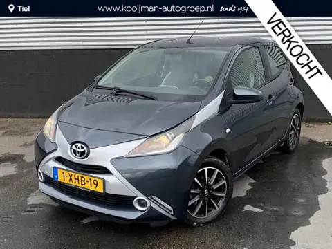 Toyota Aygo 1.0 VVT-i x-play Nederlandse auto, achteruitrijcamera, airconditioning, navigatie, Nieuw