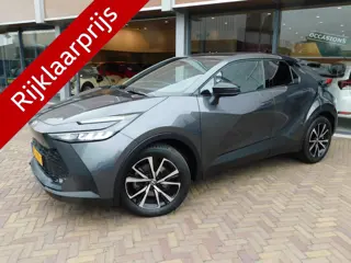 Toyota C-HR 2.0 Plug-in Hybrid 220 Dynamic (bj 2025)
