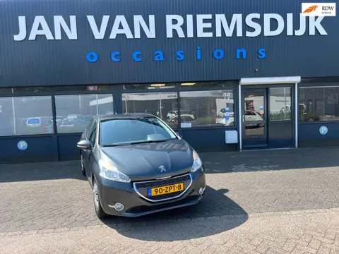 Peugeot 208 1.2 VTi Access bj 2013 94953 NAP 5 deurs
