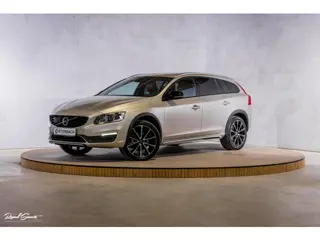 Volvo V60 Cross Country 2.0 T5 AWD Summum | Trekhaak | Memory | Cruise Control | Leder | 19 Inch |