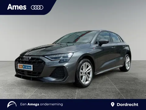 Audi A3 Sportback 35 150pk TFSI S edition Achteruitrijcamera | Parkeersensoren voor en achter | Adap