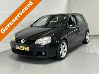 Volkswagen Golf 1.6 FSI Sportline AIRCO / NAVI / CAMERA / CRUISE