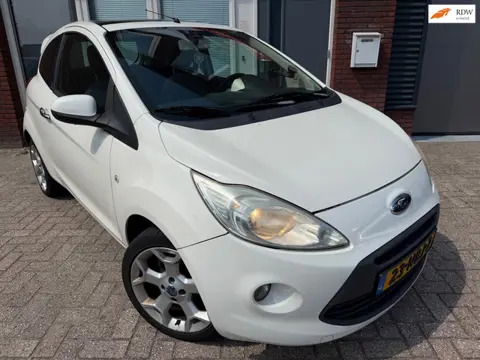 Ford Ka 1.2 Titanium X / Pano / Clima / LM / NAP