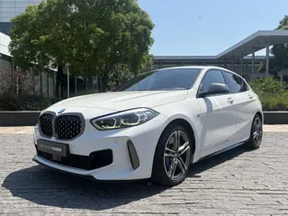 BMW 1-serie M135i xDrive High Executive Edition / Head up / Driving Assistant / leder