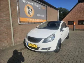 Opel Corsa 1.4-16V (bj 2010)