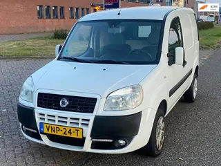 Fiat FIAT DOBLO CARGO 1.6-16V Electr. pakket Audio-CD/USB Getint glas Schuifdeur rechts Colorpakket 