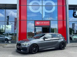 BMW 1-serie M140i xDrive High Executive LCI 2 | Leder | Keyless Entry | Maxton | Stoelverwarming |