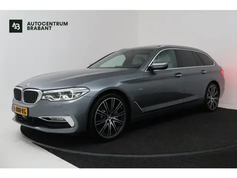BMW 5-serie Touring 530i High Executive (PANORAMADAK, SFEERVERLICHTING, ELEKTR STOELEN, STOEL/STUUR 