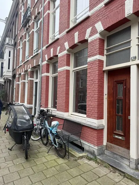 Woning aan de Eerste Helmersstraat te Amsterdam