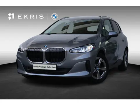 BMW 2-serie Active Tourer 225e xDrive | Panorama Dak | Trekhaak | Achteruitrijcamera | Harman Kardon