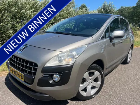 Peugeot 3008 1.6 | Clima | Cruise | Navi | Bluetooth | Parkeersens. | Panodak | Trekhaak | APK juli 