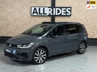 Volkswagen Touran 1.4 TSI Highline Business R 7p | Pano | Trekhaak | Stoel/Stuur verwarming | Camera