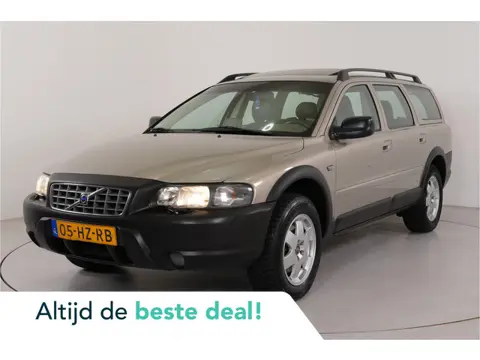 Volvo V70 Cross Country 2.4 T Geartr. Comf. | Blijvend Youngtimer | Cruise | Trekhaak | Lage stand |