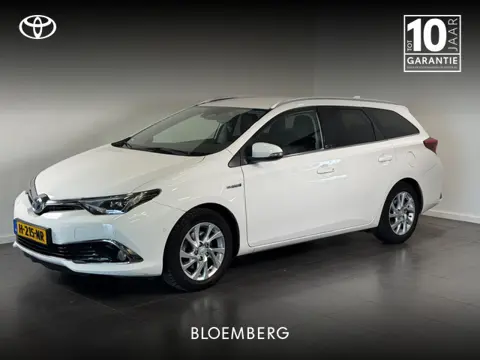 Toyota Auris Touring Sports 1.8 Hybrid Black Edition Go | Parkeersensoren voor - en achter | Trekhaa