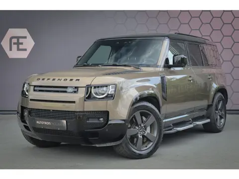 Land Rover Defender 110 P300e X-Dynamic SE (bj 2024)