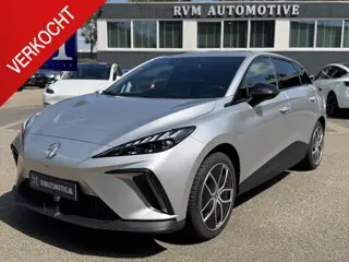 MG MG4 Electric Luxury 64 kWh |360 CAMERA| 7 JAAR MG GARANTIE T/M 07-2031| ELEK. STOEL| DODE HOEK SE