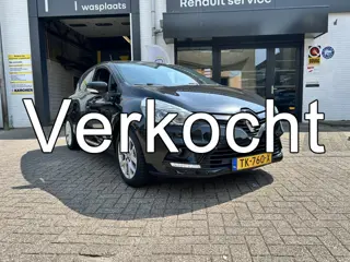 Renault Clio 0.9 TCe Limited | PARKEERSENSOREN | NAVIGATIE | BLUETOOTH | AFNEEMBARE TREKHAAK |