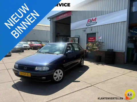 Opel Astra 1.6i-16V Edition NAP, Radio
