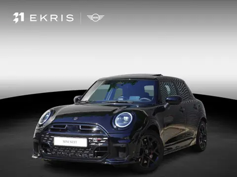 MINI 5 deurs Cooper C | John Cooper Works Uitvoering | Pakket M | Alarmsysteem klasse 3 | Glazen pan