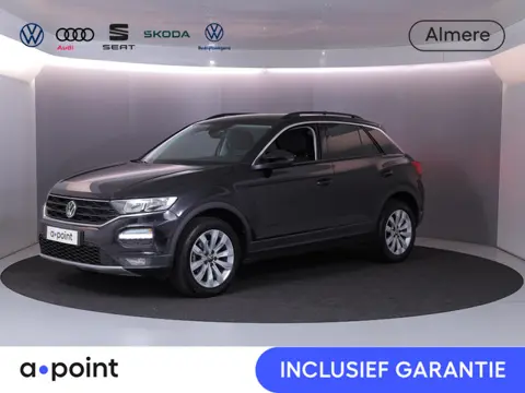 Volkswagen T-Roc 1.5 TSI Style 150 pk Automaat (DSG) | Navigatie | Trekhaak | Parkeersensoren | Auto