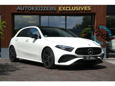 Mercedes-Benz A-klasse 250 4MATIC AMG Line Panoramadak Ambient Widescreen HeadUp AMG Pakket Keyless 