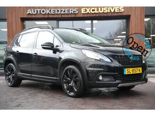 Peugeot 2008 1.2 PureTech GT-line Black on black Panoramadak Lederen bekleding