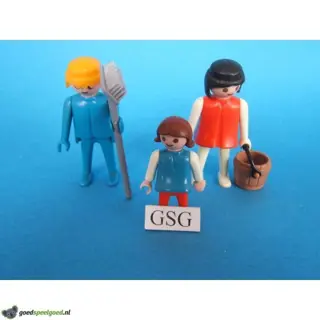 Boer met boerin en dochter nr. 4203-02