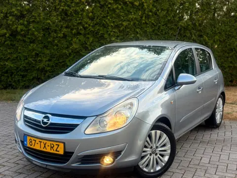 Opel Corsa 1.4-16V Cosmo