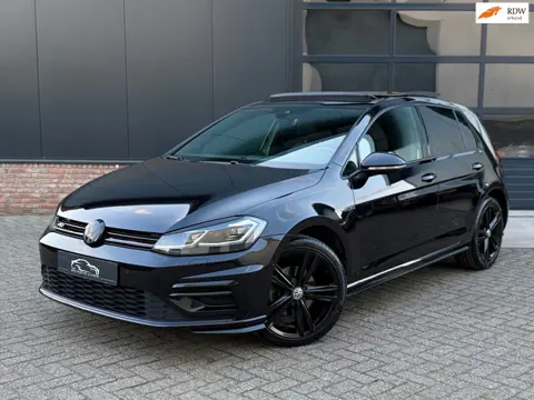 Volkswagen Golf 1.5 TSI R-Line 150pk Pano/Virtual/standkachel/18inch