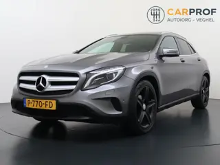 Mercedes-Benz GLA-klasse 200 Prestige Panoramadak ECC Camera Led Trekhaak Stoelverwarming
