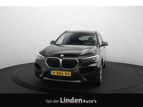 BMW X1 xDrive25e High Executive Edition | Trekhaak | Head-up Display | Leer | Navigatie