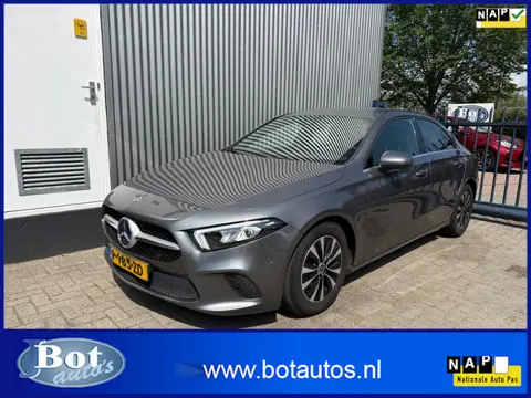 Mercedes-Benz A-klasse 180 d Business Line / AUTOMAAT / 1E EIGENAAR / HALF LEDER / NL-AUTO / STOELVE