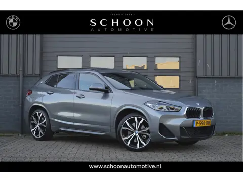BMW X2 sDrive20i Executive Edition | M-PAKKET | PANO | ACC | HUD | CAMERA | TREKHAAK | HIFI |