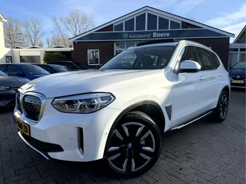 BMW iX3 High Executive 80 kWh Panoramadak, 360 Camera, Trekhaak, Harman/Kardon