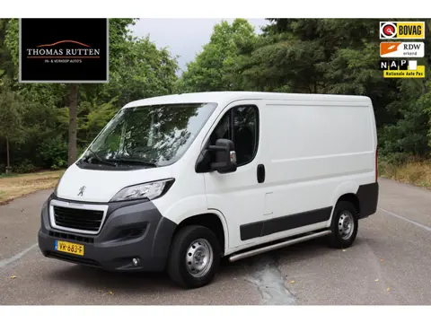 Peugeot Boxer 330 2.2 HDI L1H1 Première 2015 | Airco | Trekhaak | Cruise Control | Stuurwiel Bedieni