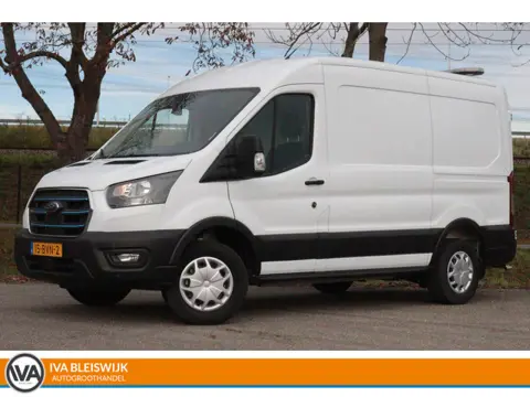 Ford E-Transit 425 L2H2 Trend 68 kWh WERKPLAATSBUS | NAVI | CAMERA + PDC | VRUIT/STOELVERW | LANE-AS