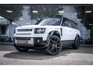 Land Rover Defender 130 3.0 P400 130 X-Dynamic SE 8-p ** Panodak ** Trekhaak ** Meridian ** Treeplan