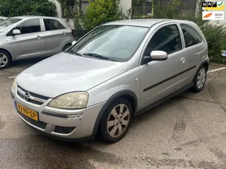 Opel Corsa 1.4-16V Sport/ Lage km stand/ NAP