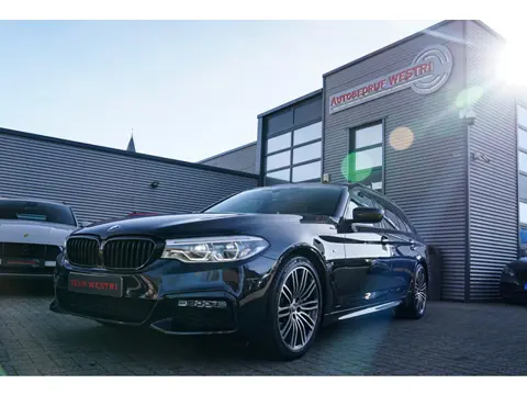 BMW 5-serie Touring 530i High Executive | Panorama | Harman/Kardon | Luxe leder | Camera | Head up |