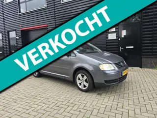 Volkswagen Touran 1.6-16V FSI Business | AIRCO | CRUISE CONTROL | ELEC. PAKKET | BOEKJES + NAP