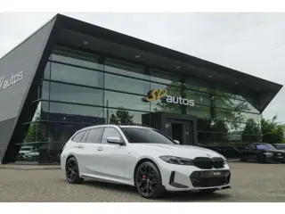 BMW 3-serie Touring 330e xDrive M-sport M3 stoelen Panoramadak *SOH 98%* Memory *BTW* Black pack NLa