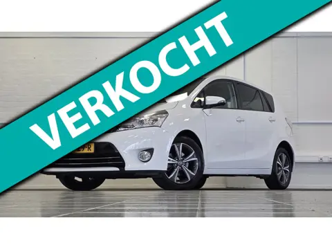 Toyota Verso 1.8 VVT-i Aspiration 7p. Camera Navigatie Clima Garantie Mooi!