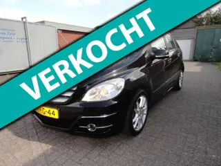 Mercedes-Benz B-klasse 180 AUT Business Class LEER NAVI PANORAMA