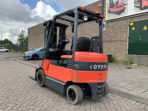 Toyota 7FBMF25 2500KG 4.70METER HEFTRUCK (bj 2008)