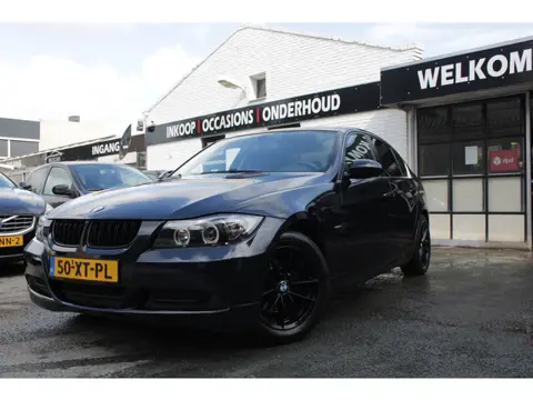 BMW 3-serie 318i Carplay / Navi / Xenon / APK Bij Aflevering