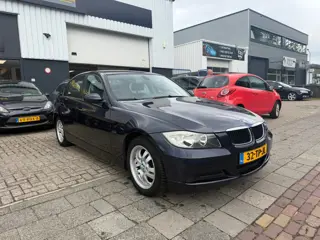 BMW 3-serie 318i High Executive