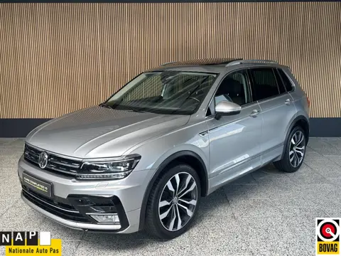 Volkswagen Tiguan 2.0 TSI 4Motion Highline NL auto | Lederen bekleding | Schuif/kantel dak.