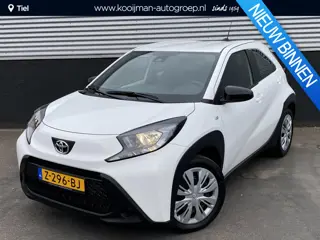 Toyota Aygo X 1.0 VVT-i MT Play Nette auto, zeer lage KM stand, navigatie Apple CarPlay/Android Auto