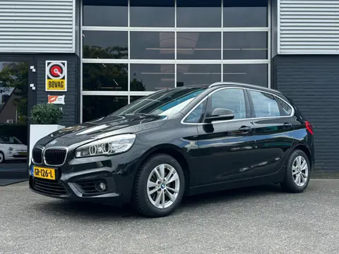 BMW 2 Serie Active Tourer 218i Essential, Automaat, Bluetooth, Cruise, Navi, Trekhaak, PDC, NAP